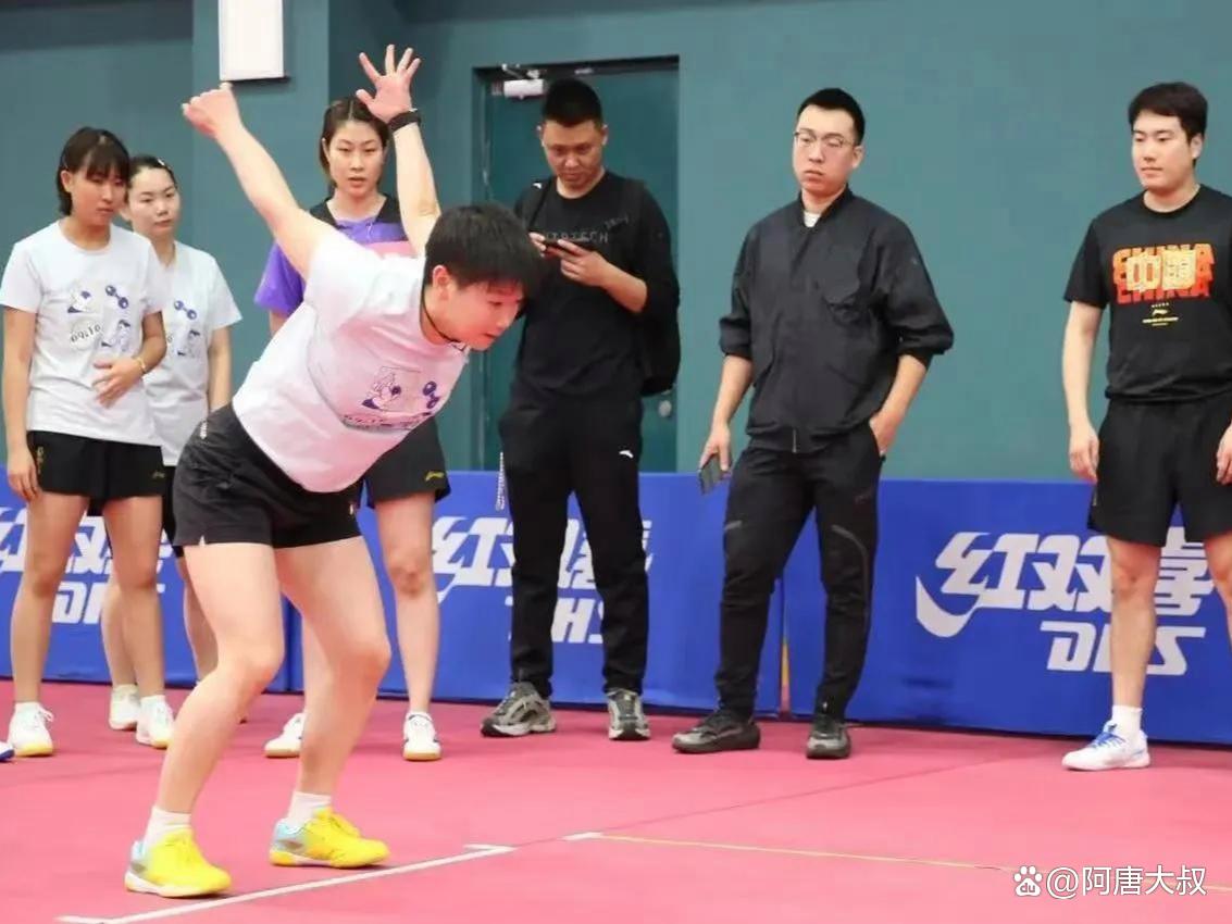 时刻关注运动员们的最新成绩和表现