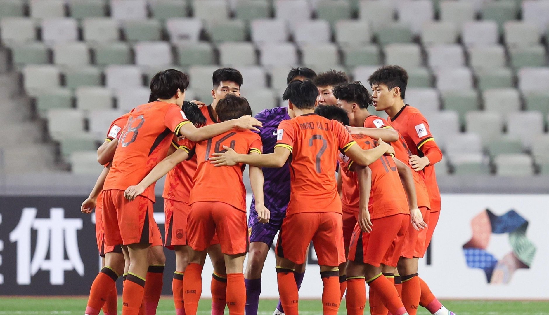 国家队球员在比赛中展现出众实力 国家队球员在比赛中展现出众实力