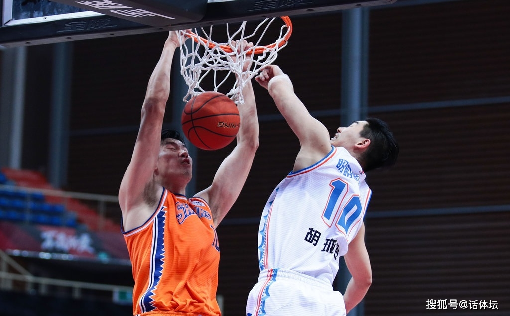 米兰体育网页版登录入口-福建男篮客场逆转胜利，反弹士气