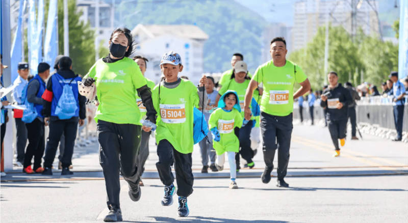 众将激战赛场,演绎激情篇章 众将激战赛场,演绎激情篇章