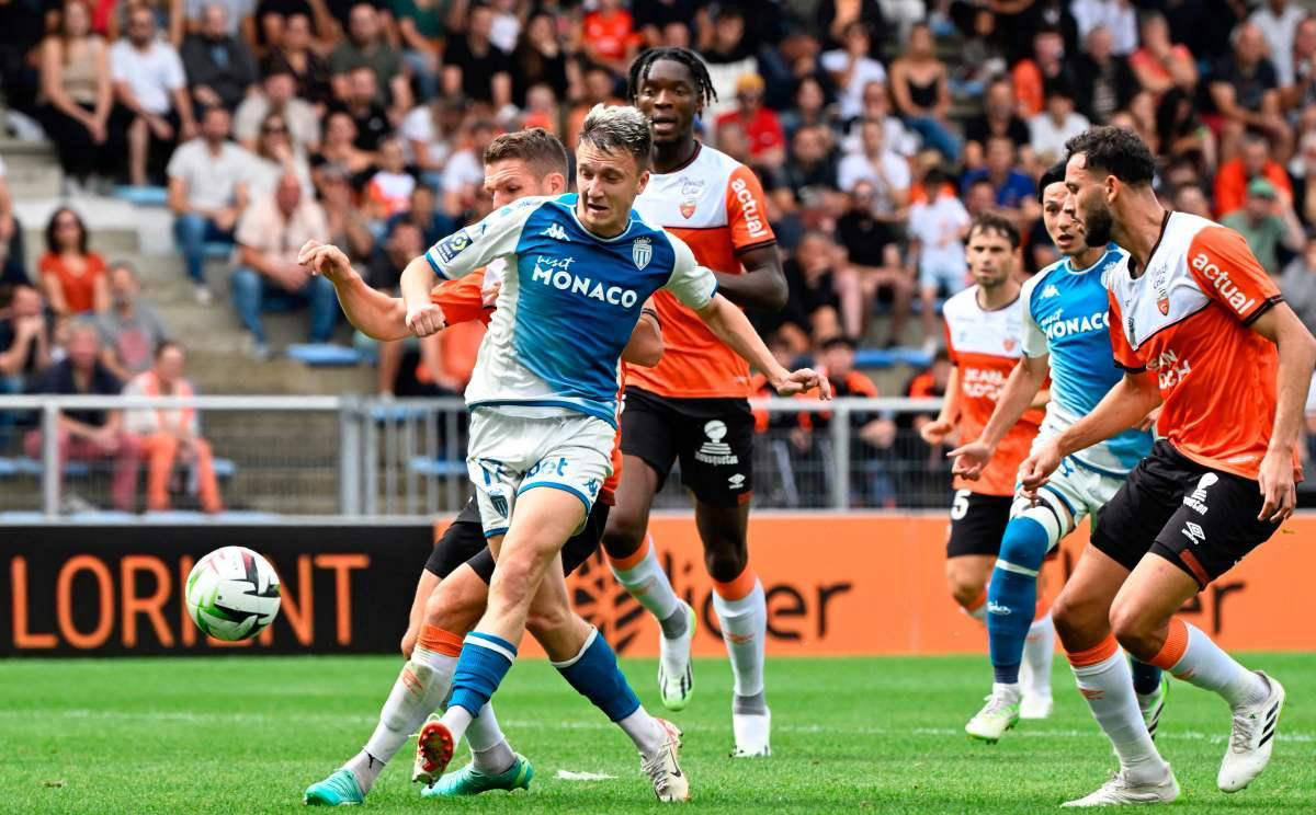 包含青岛黄海客场逆袭，收获胜利的词条