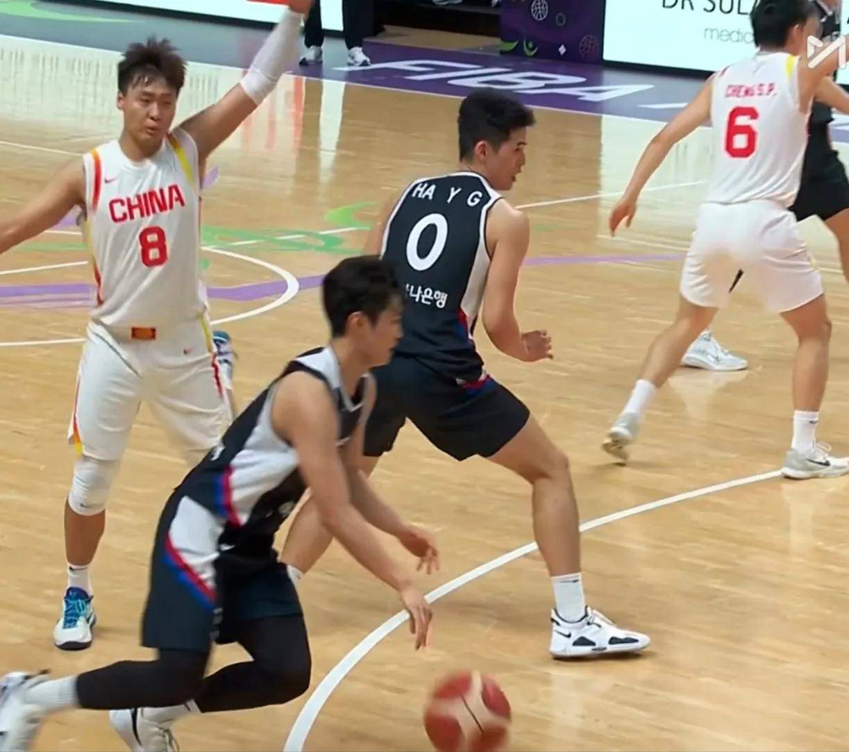 福建男篮击败对手,挺进前十