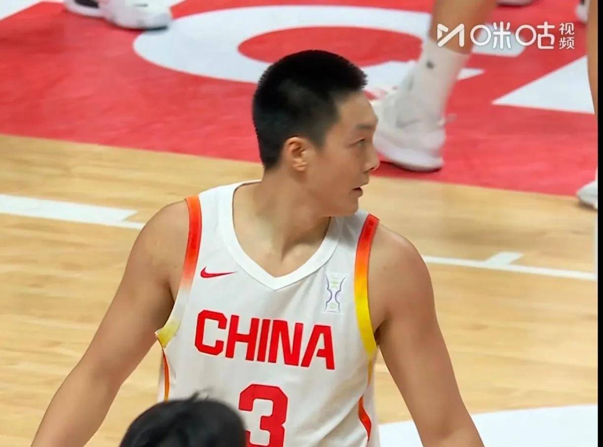 福建男篮击败对手，挺进前十