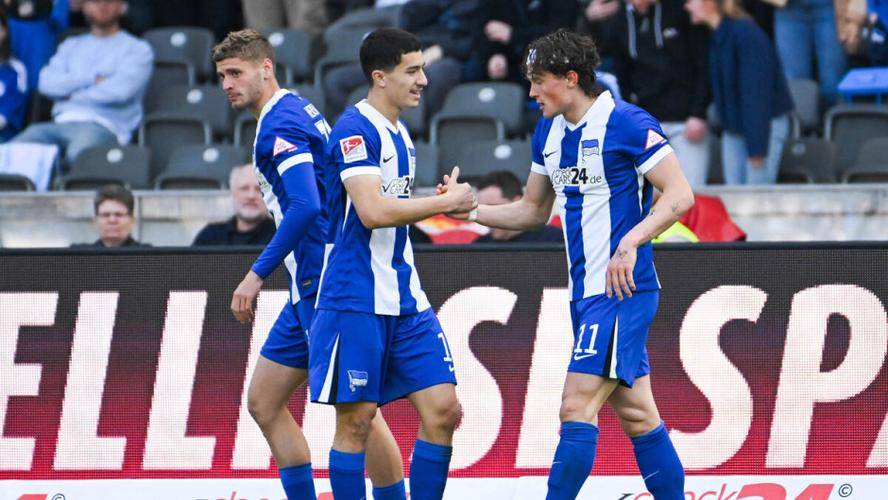 柏林赫塔队遭遇挑战，反超不易