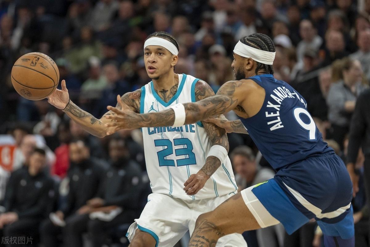 米兰体育入口-黄蜂击败活塞，豪取连胜的简单介绍