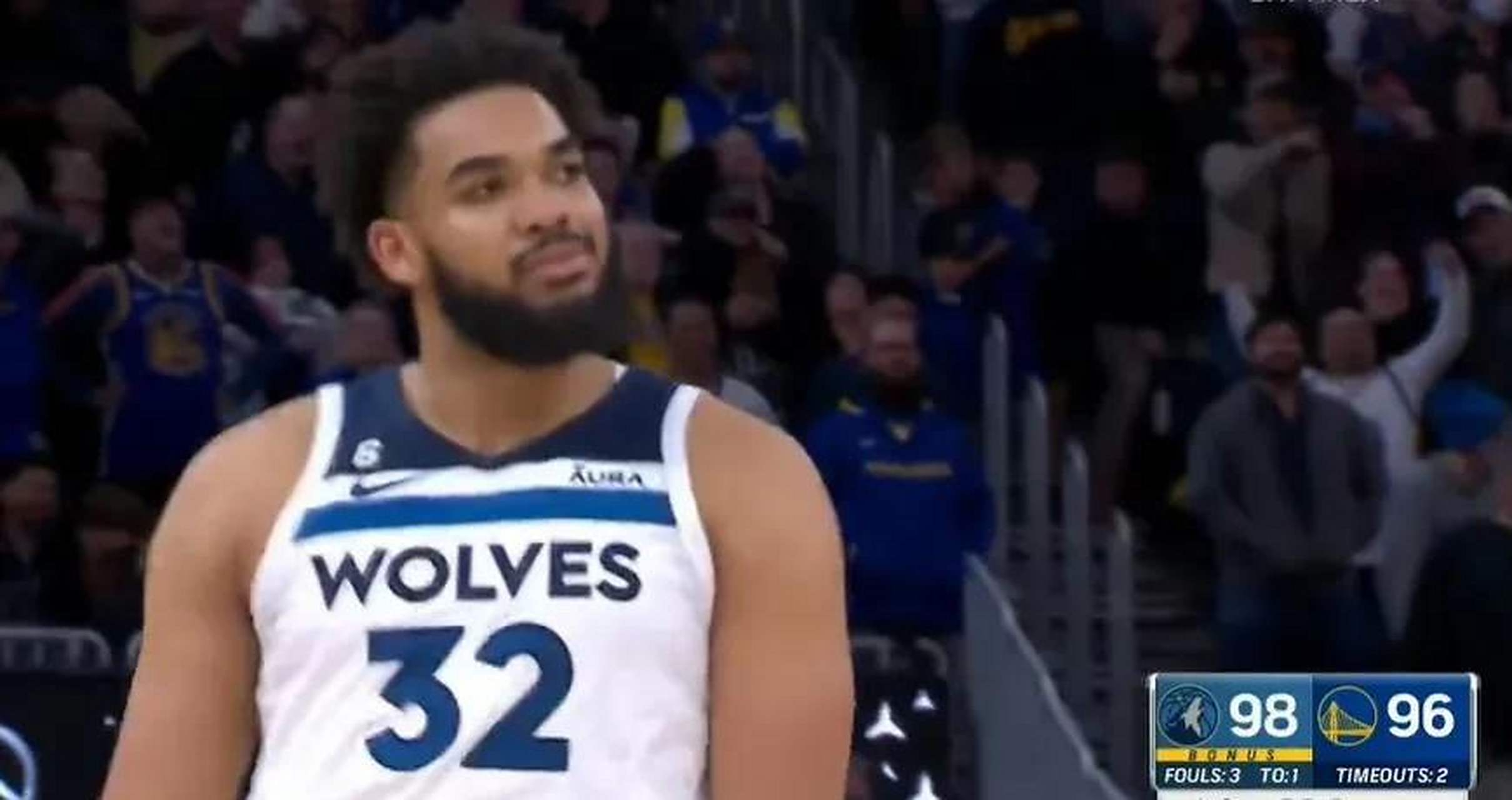 米兰体育app下载-关于森林狼力克猛龙，唐斯大号手帕的信息