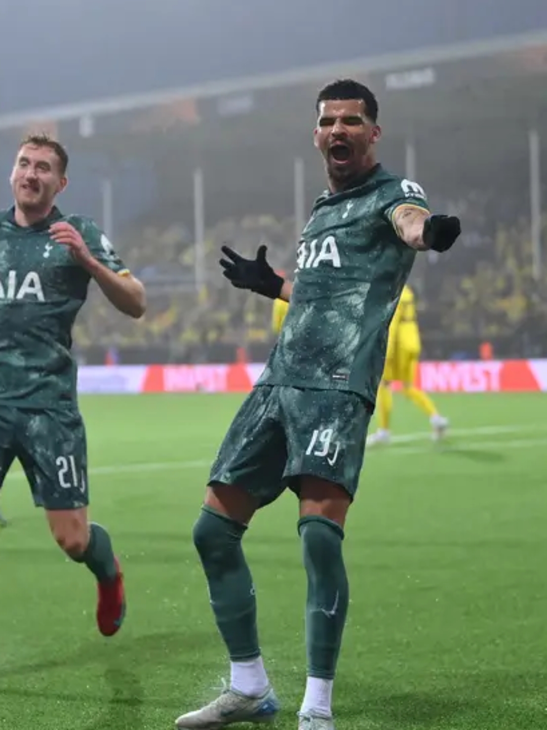 米兰体育直播-曼联惨败，无缘欧冠四强，寻找新起点