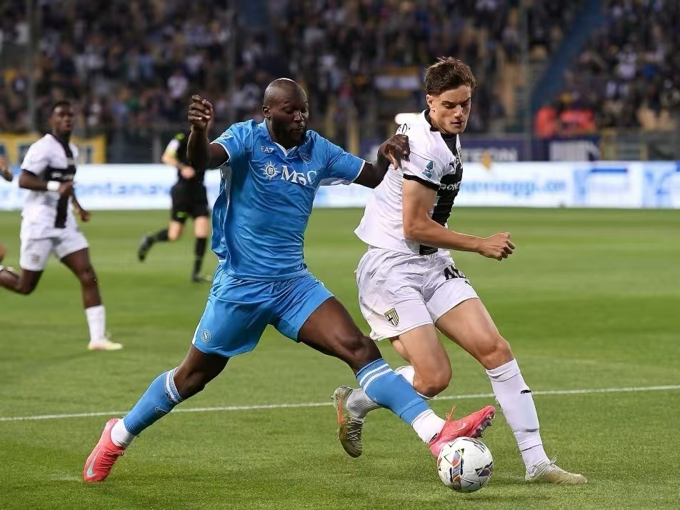 意甲冠军欲争夺,劲敌再遭败绩!的简单介绍 意甲冠军欲争夺,劲敌再遭败绩!的简单介绍